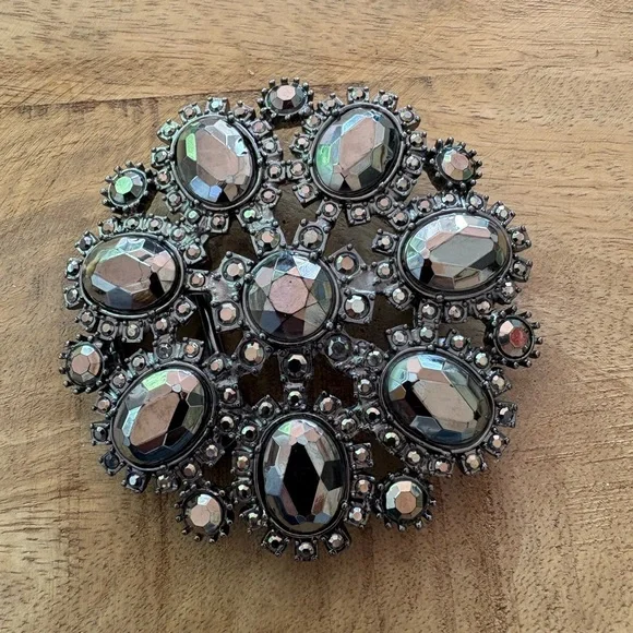 Silver Faceted Crystal Belt Buckle with Rhinestone Accents - Picture 6 of 7